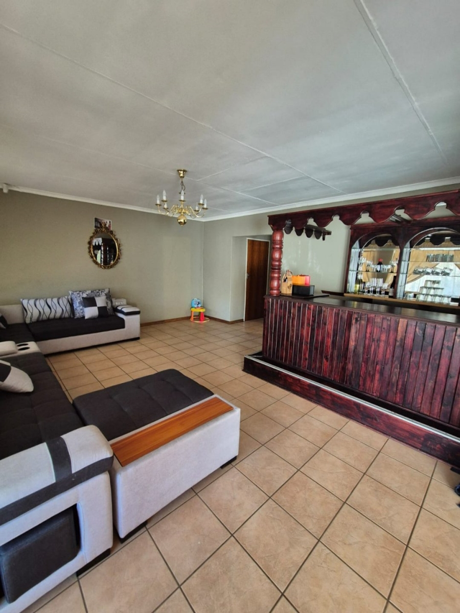 To Let 3 Bedroom Property for Rent in Universitas Ridge Free State